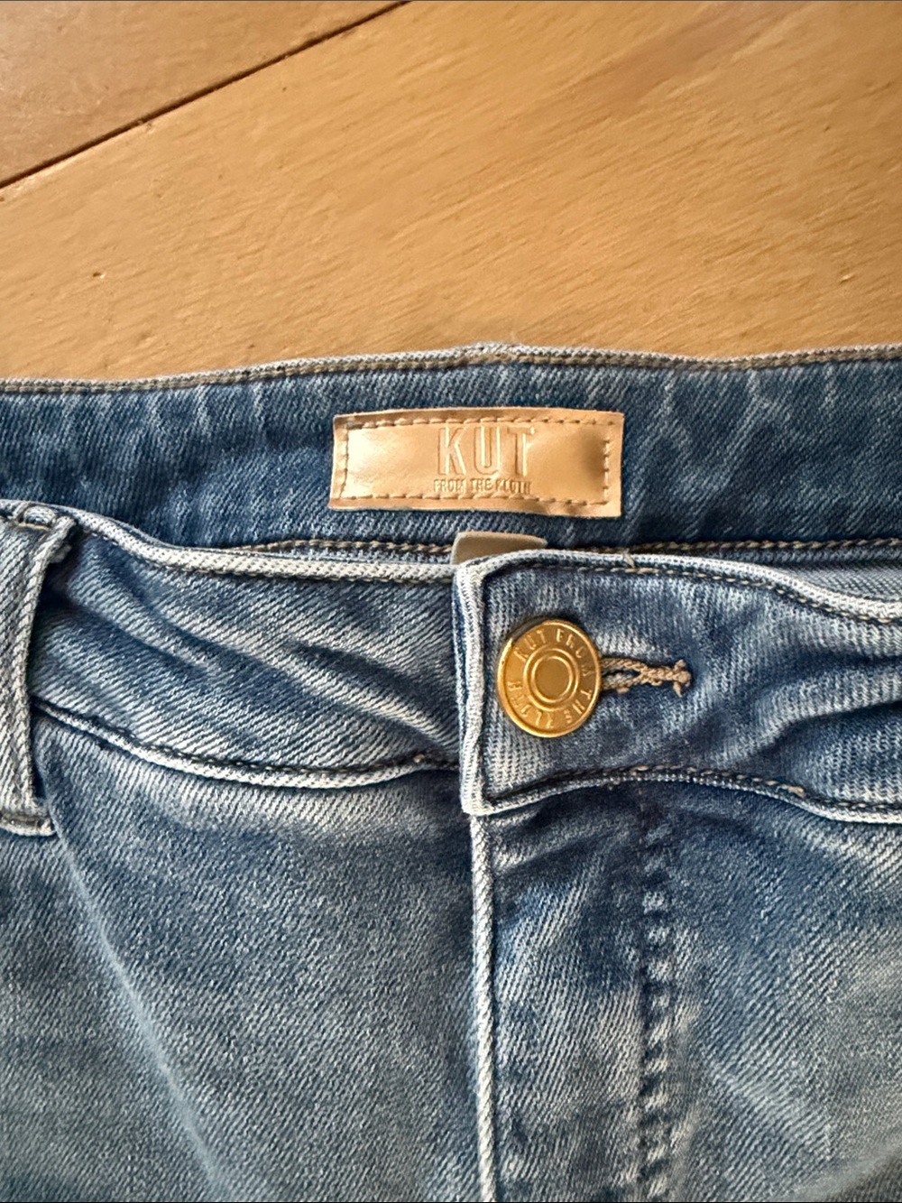 Kut from the Kloth Light Blue Denim Jeans with Gold Button - Picture 2 of 3